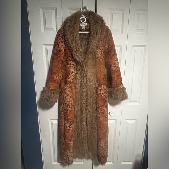 Newport News Vintage Penny Lane Paisley Suede w/Faux Fur - Picture 3 of 12